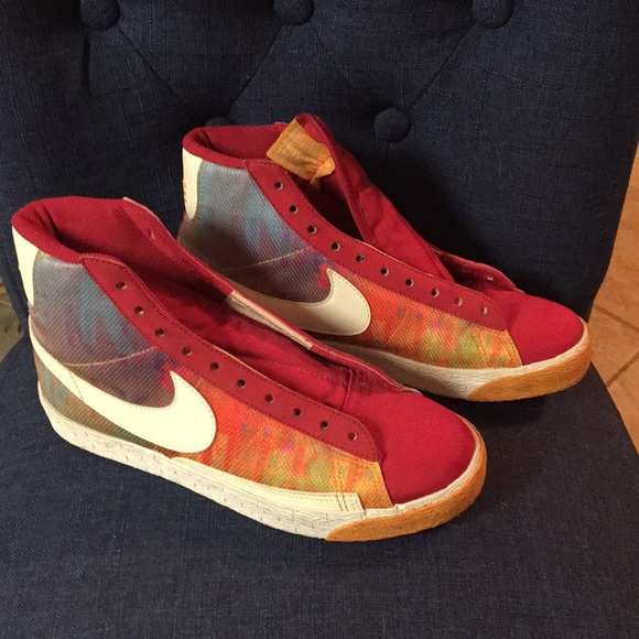 High top Nike casual sneakers